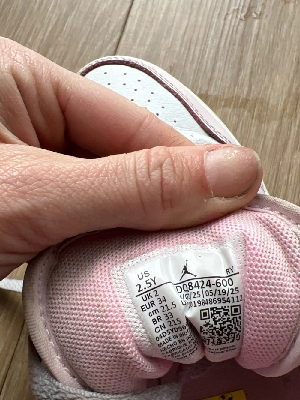Jordan 1 mid pink trainers #sneakers #lifestyle